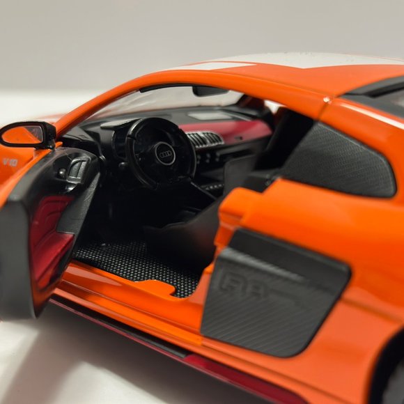 1/24 AUDI R8 V10 PLUS Supercar Metal Diecast Alloy HEADLIGHT AND REAR orange - Picture 7 of 10